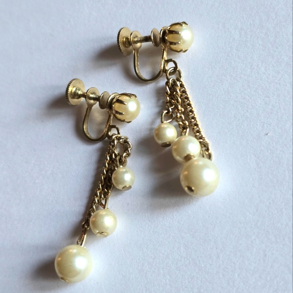Vintage earrings pearl screwback white gold tone pearlcore retro feminine